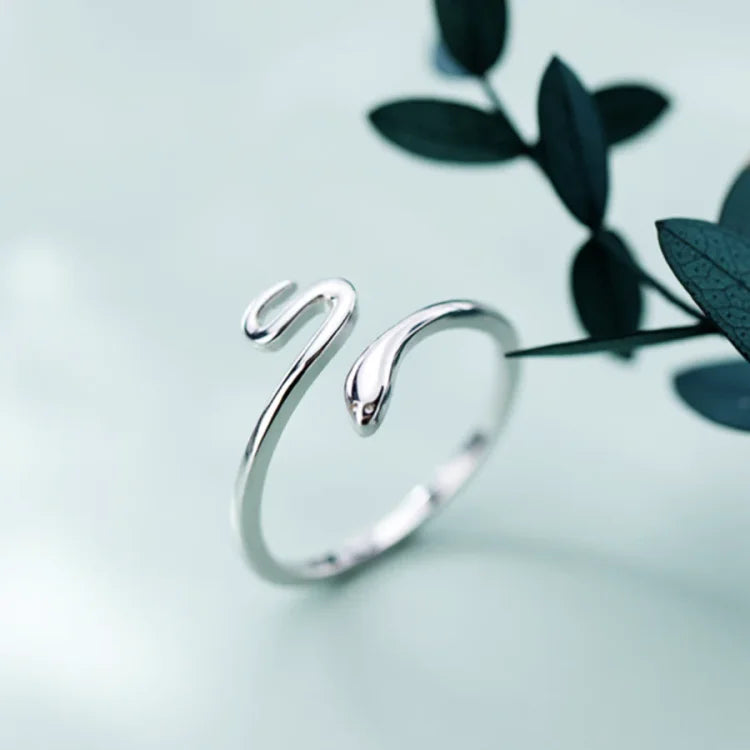 Amira Adjustable Snake Ring - Perfect Fit for Your Style!