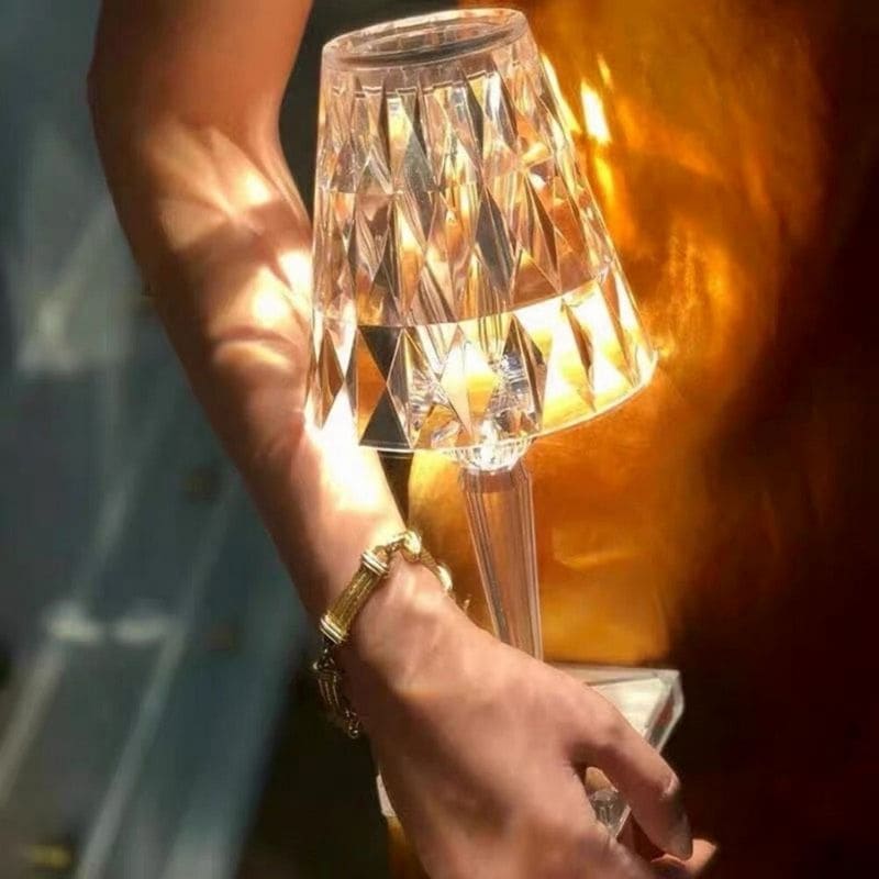 LuxeGlow - Elegant Crystal Table Lamp for Living Room
