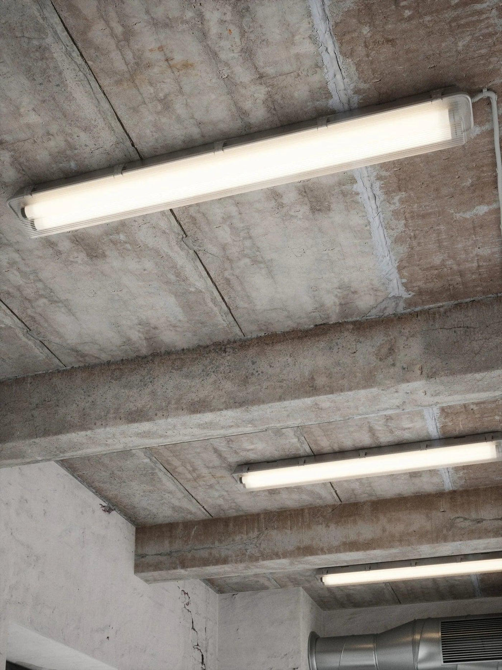 LumiLine LED Bar – Bright White Fluorescent Lighting 65cm