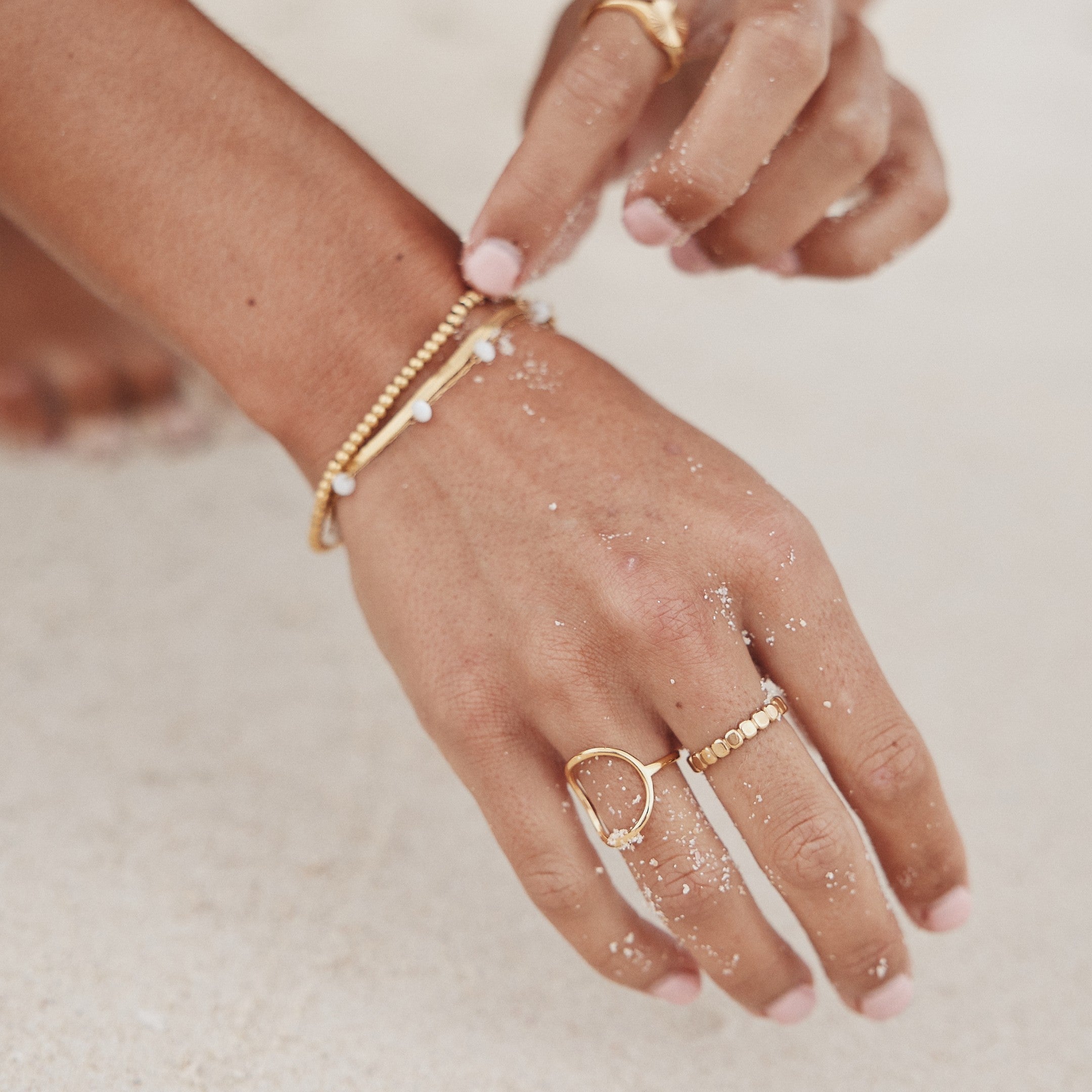 Elegant Elina Bead Ring for a Timeless Look