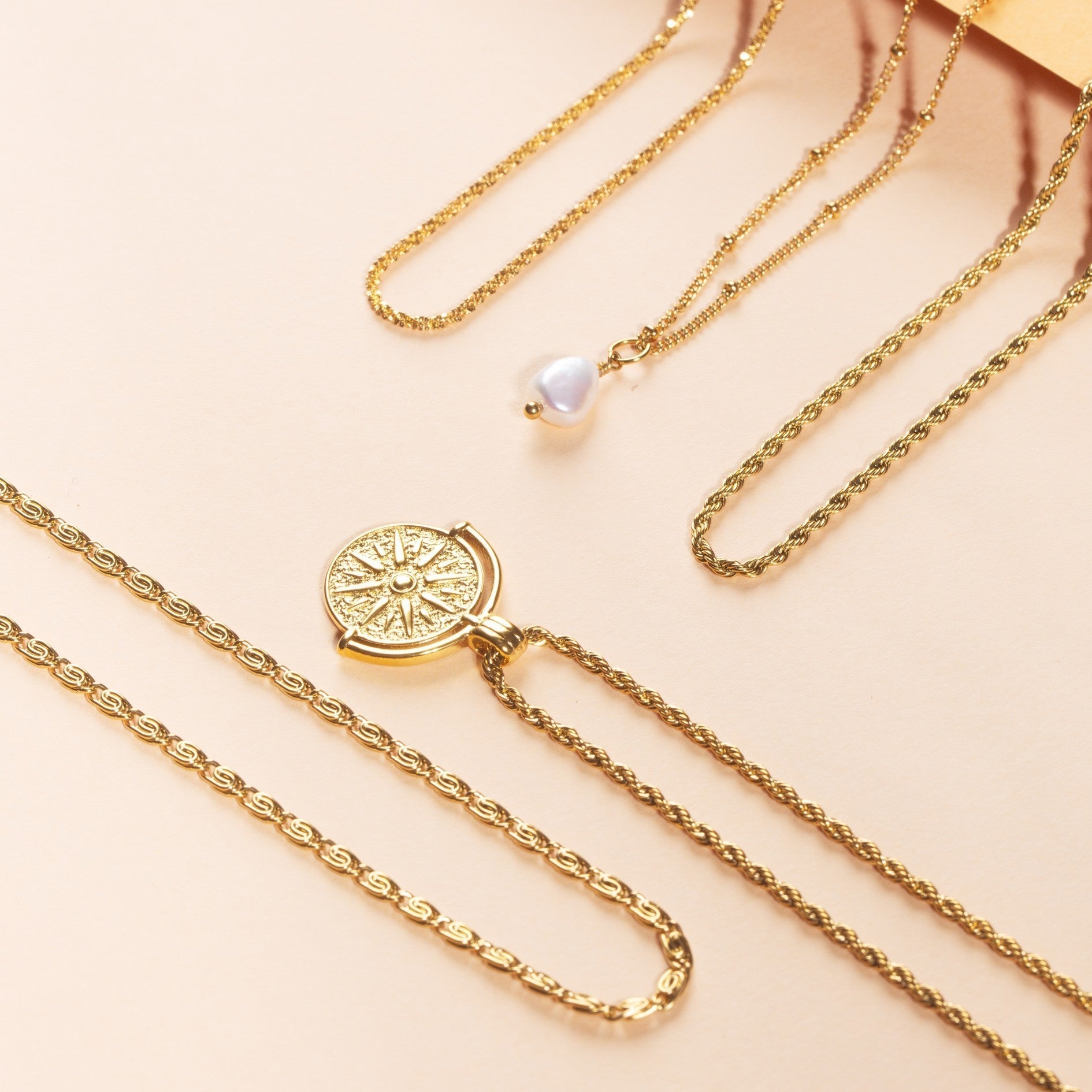 Elegant Sun-Hanging Necklace - Aurora