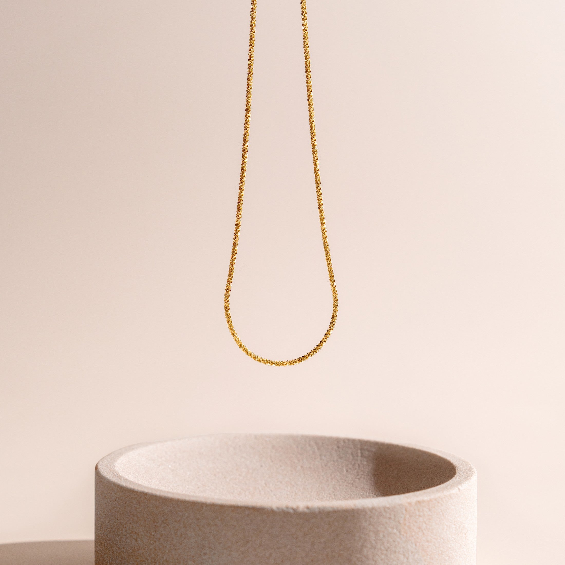 Stylish Amaya Necklace - Timeless Elegance