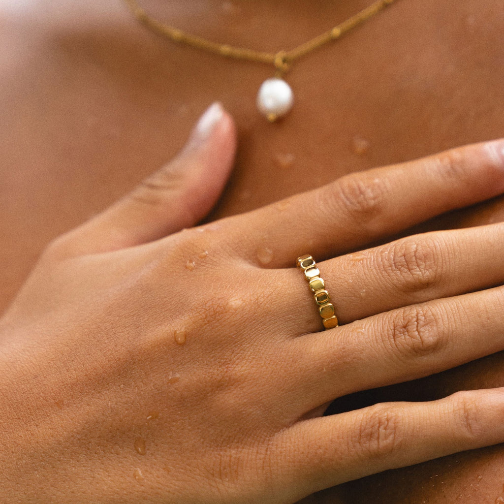 Elegant Elina Bead Ring for a Timeless Look