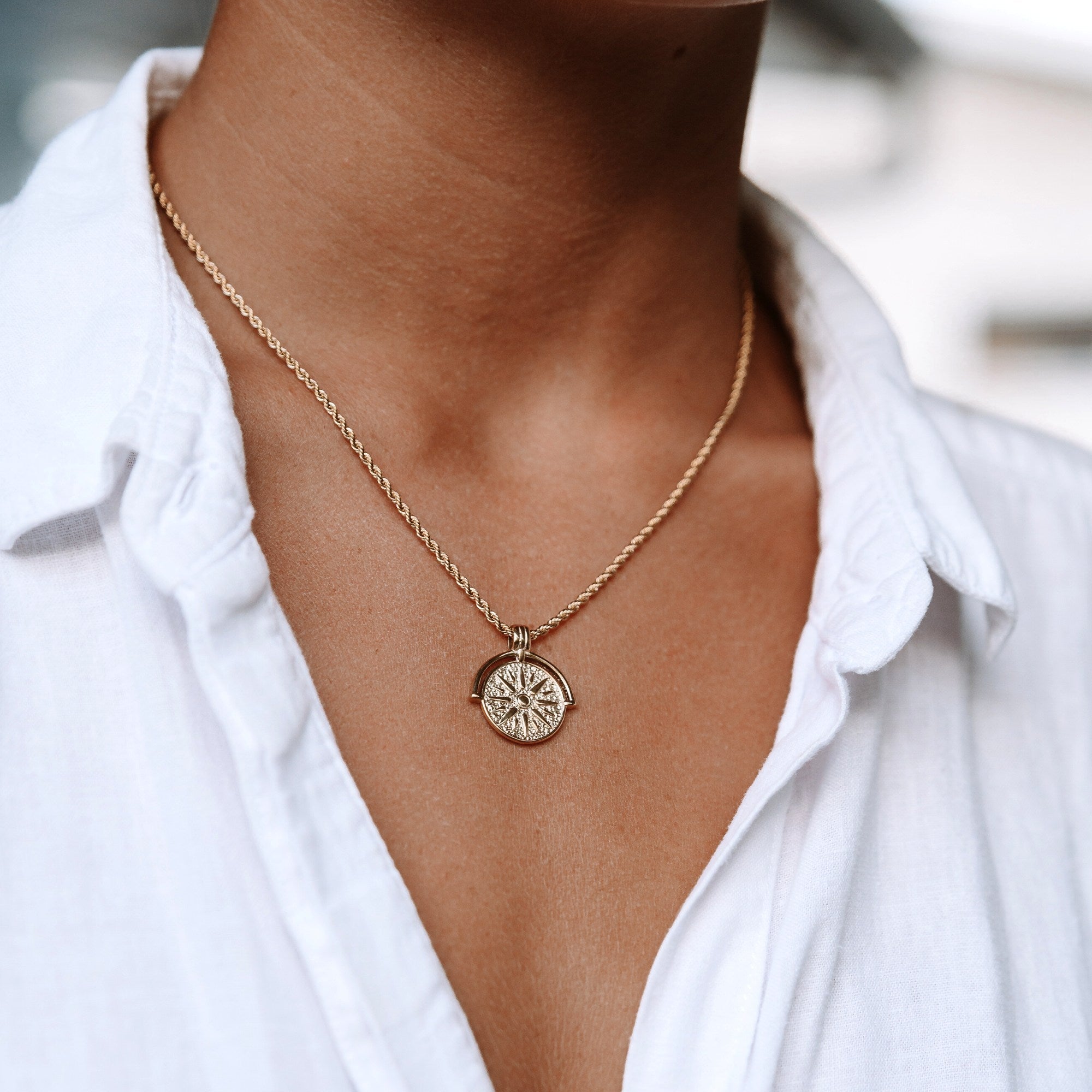 Elegant Sun-Hanging Necklace - Aurora