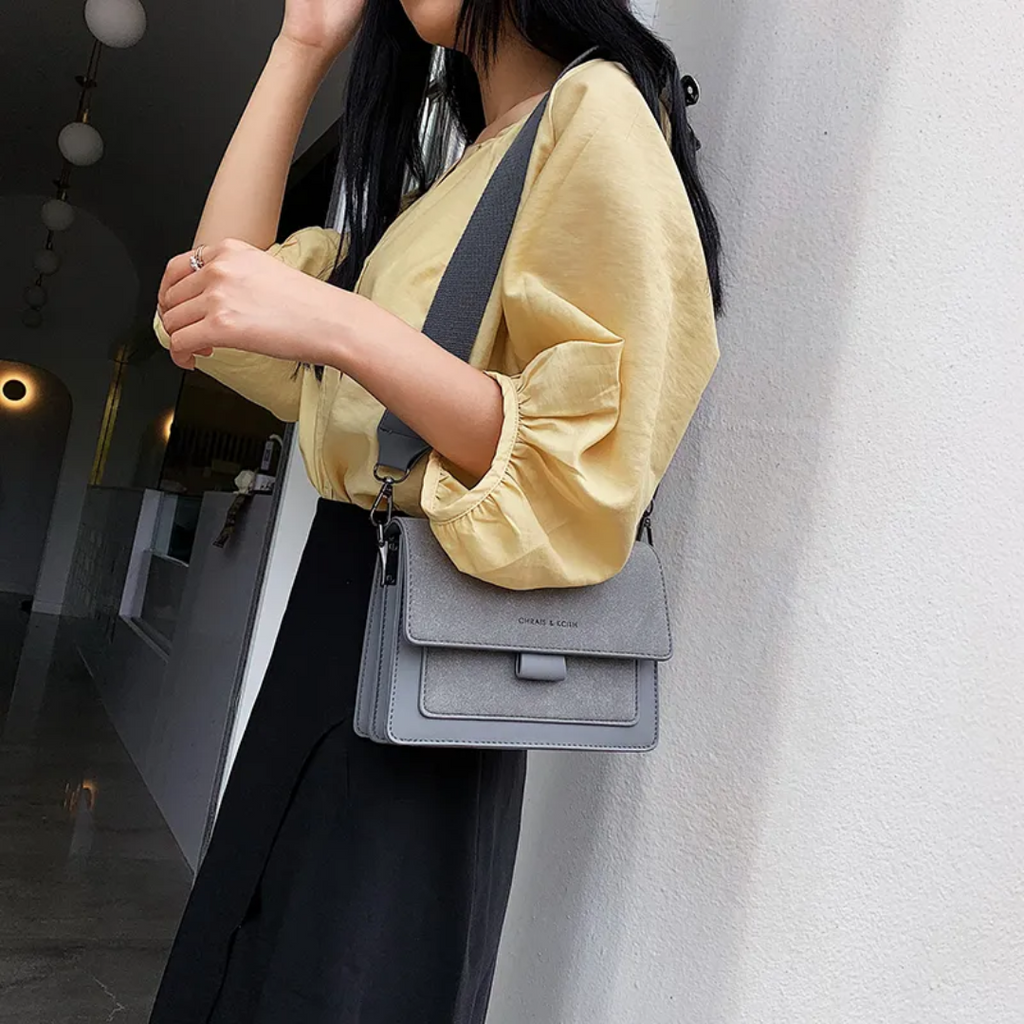 KristelBag - Stylish Crossbody Bag with Flip-Opening