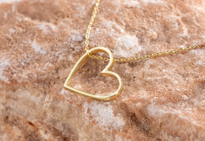 BoldHeart Necklace - Elegant Open Heart Pendant