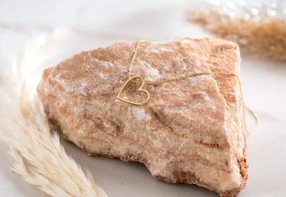 BoldHeart Necklace – Elegant Open Heart Pendant