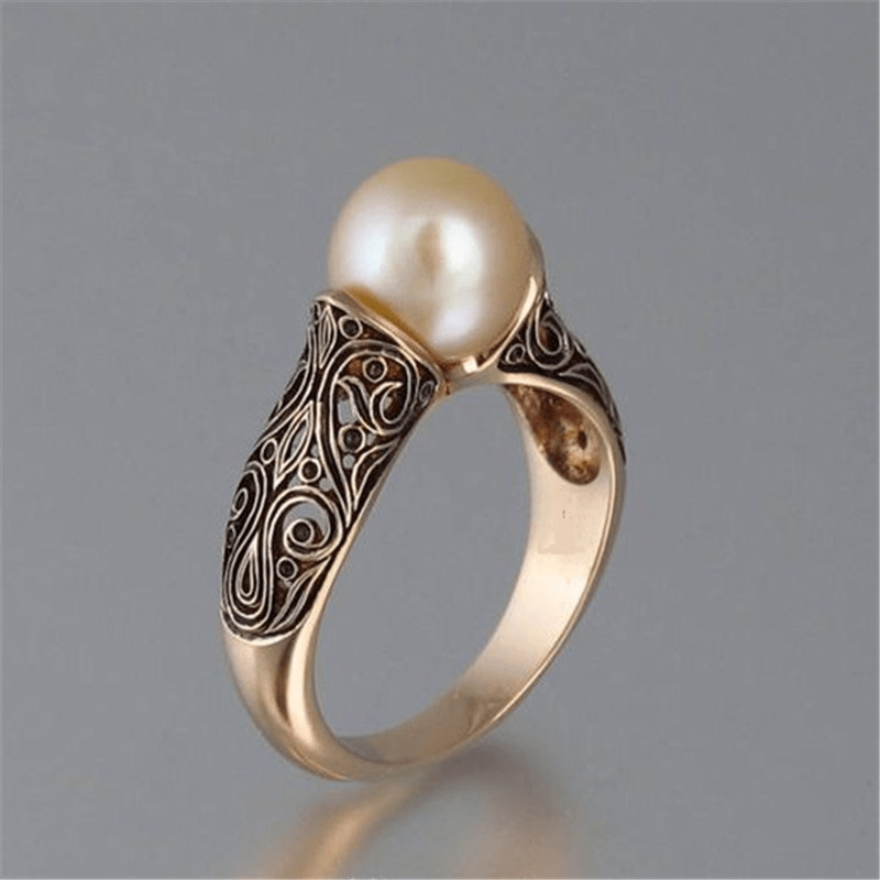 Elegant Vintage Golden Ring with Pearl - Aurelia Sleek Design