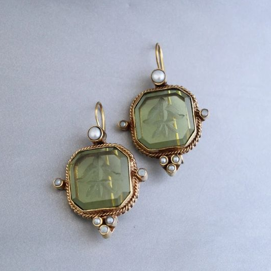 Chic Valeria Vintage Green Earrings with Elegant Pearls