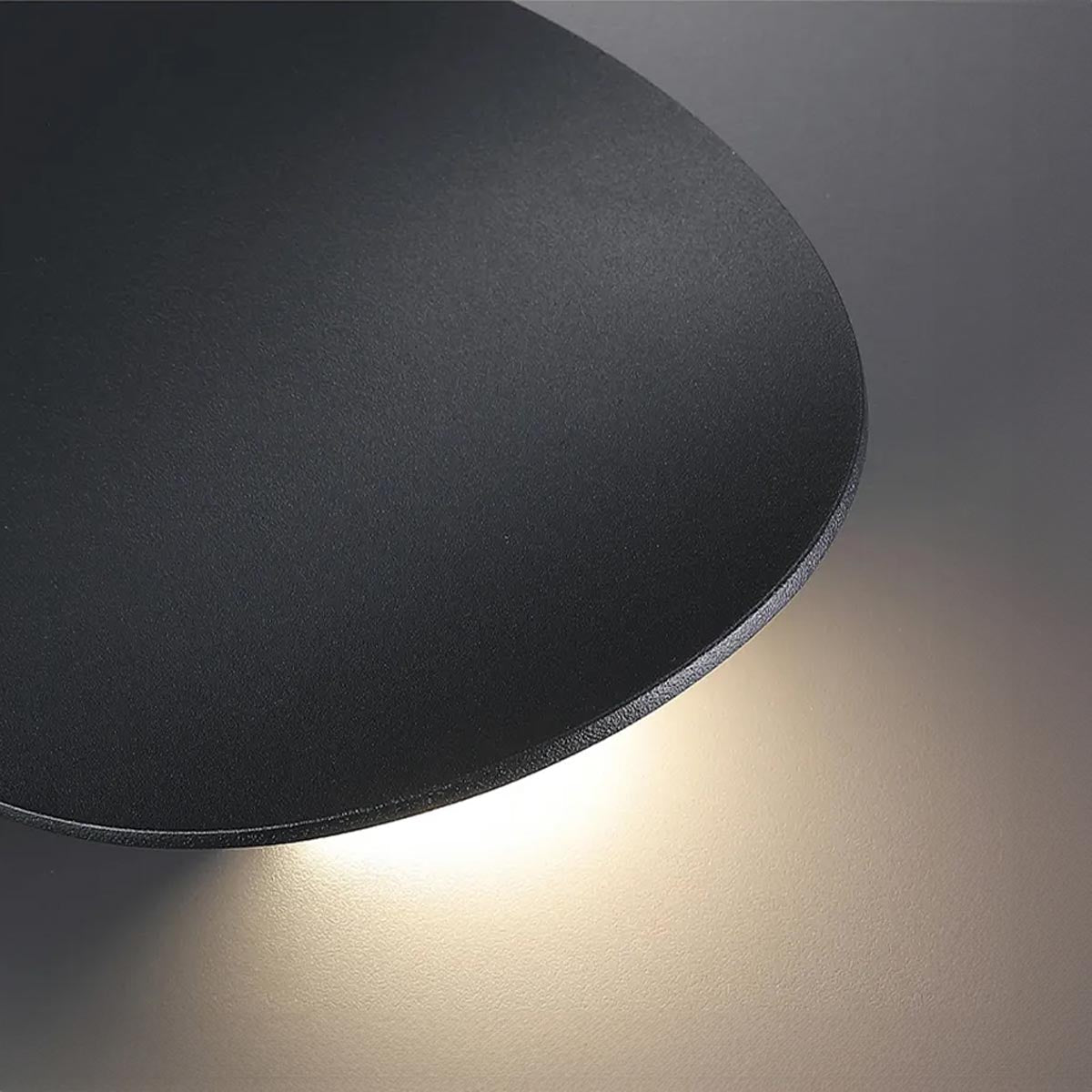 DuskGlow - Elegant Wall Lamp for Atmospheric Lighting