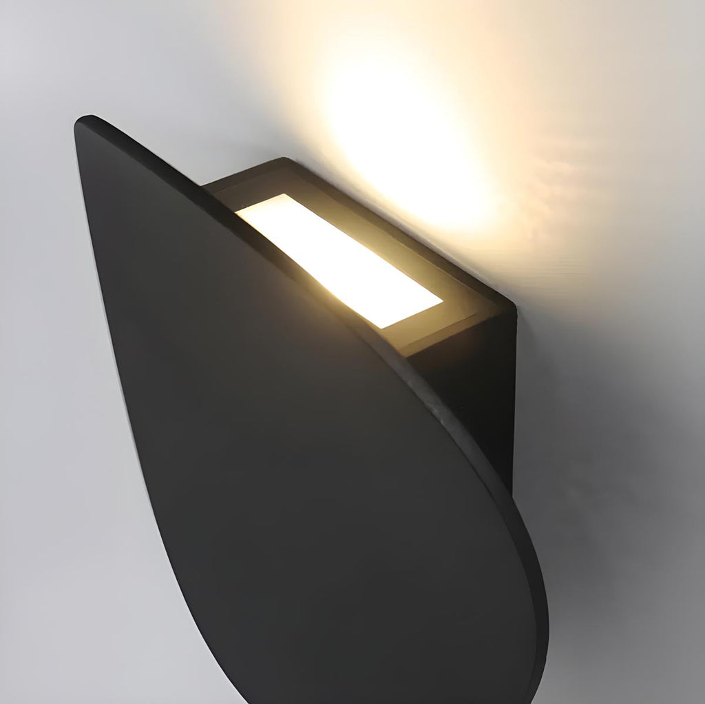 DuskGlow - Elegant Wall Lamp for Atmospheric Lighting