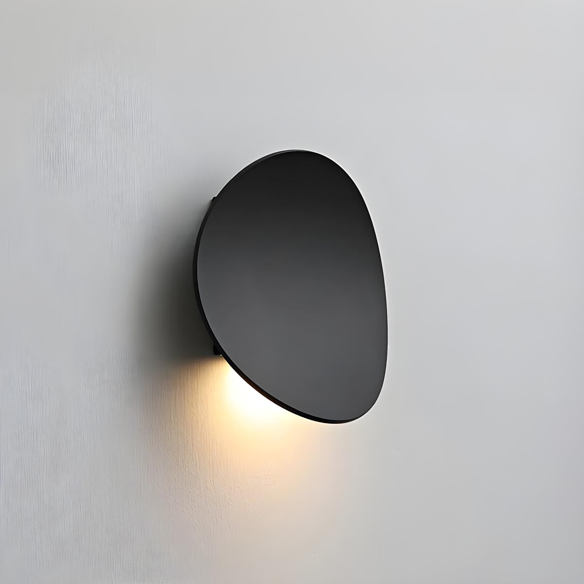 DuskGlow - Elegant Wall Lamp for Atmospheric Lighting