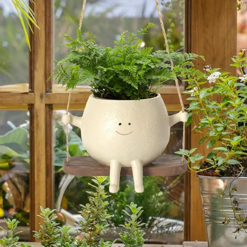 GreenOasis - Elegant Hanging Planter for a Serene Atmosphere