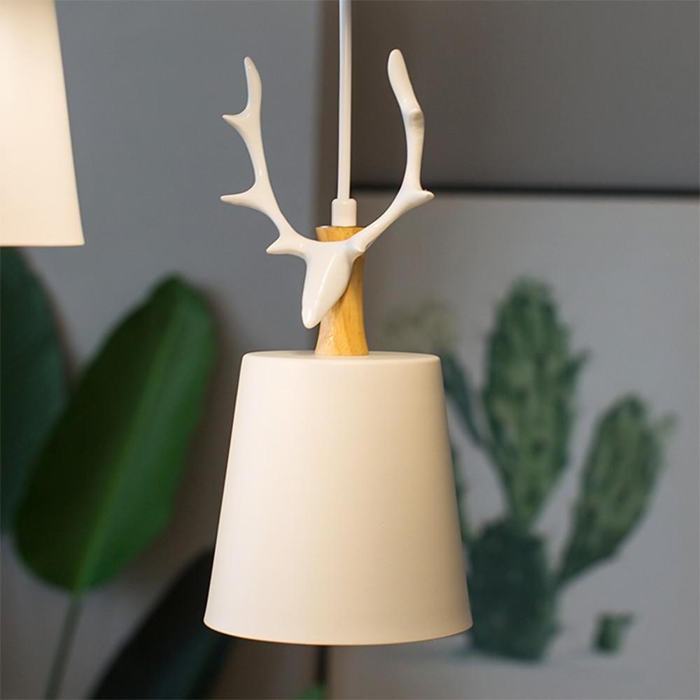 ForestGlow Pendant - Elegant LED Pendant Light with Deer Antler Design