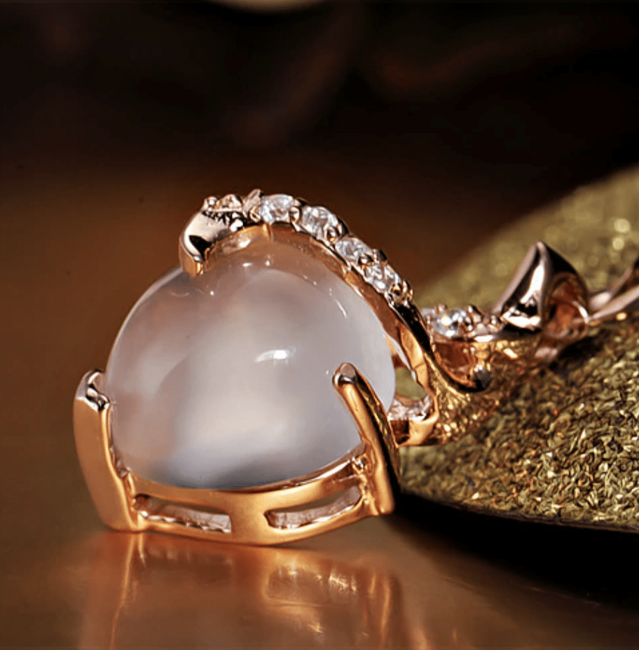 Calista Heart - Elegant Opal Necklace