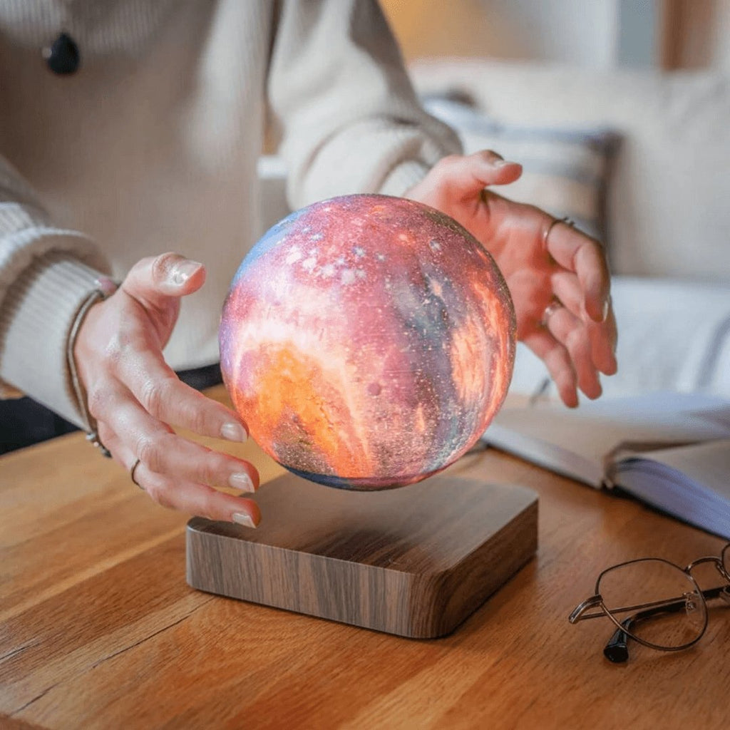 Levitating Moon Lamp - Magical Ambiance with 16 Colors