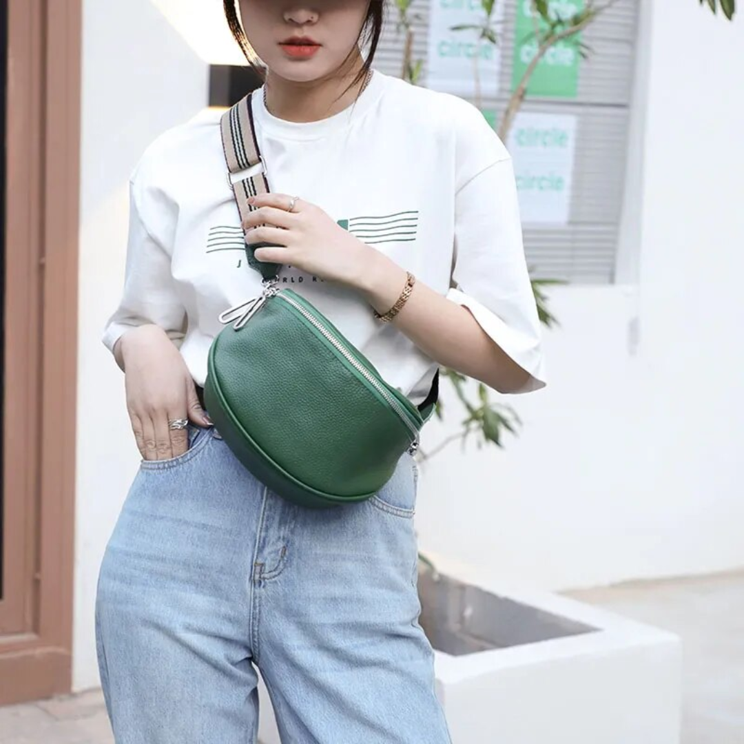 Lucy LeatherBag – Trendy and Cute Leather Saddle Bag