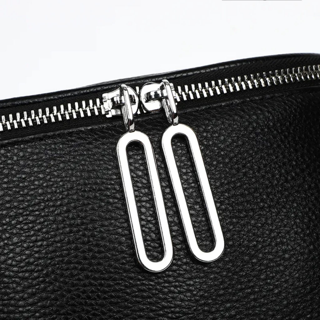 Lucy LeatherBag – Trendy and Cute Leather Saddle Bag
