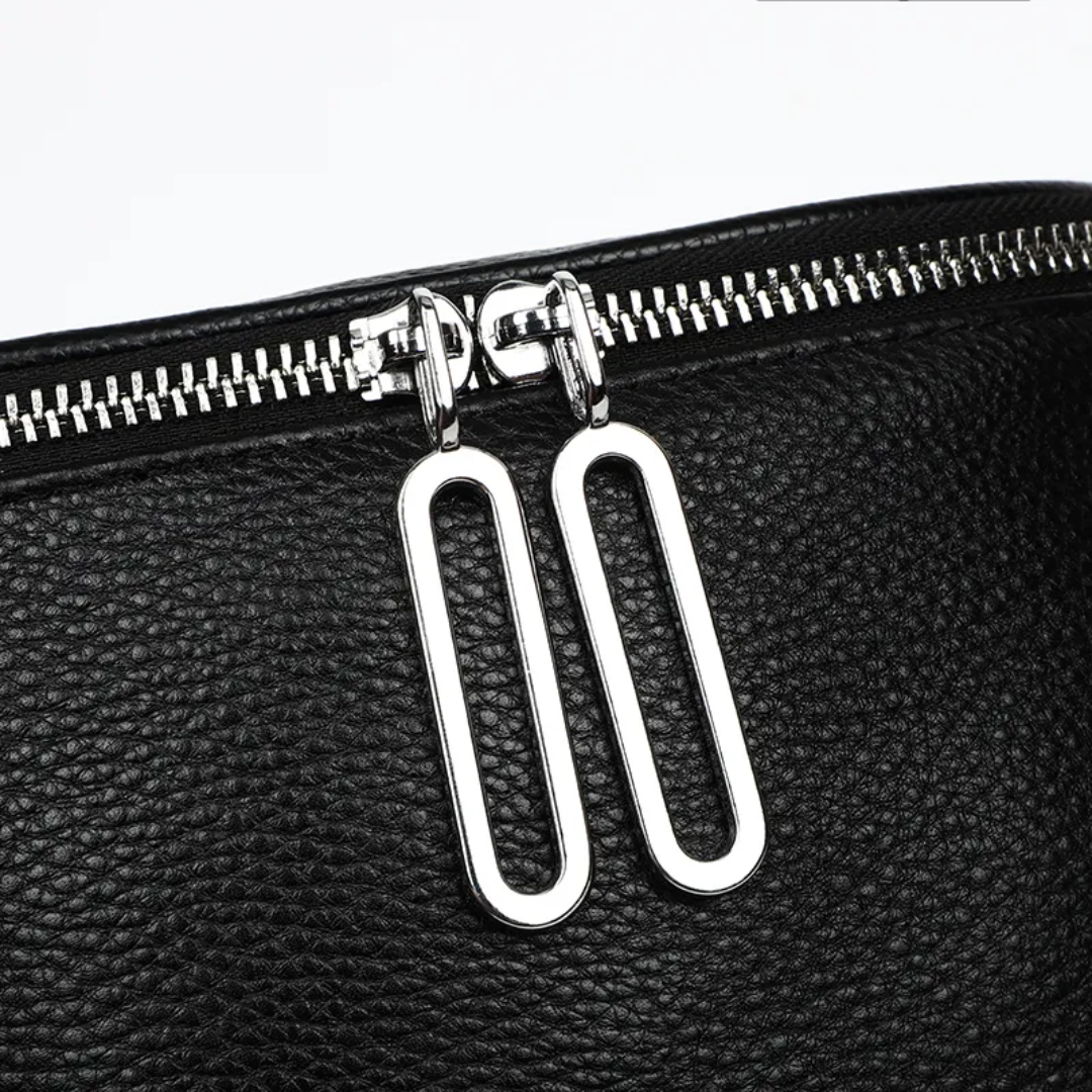 Lucy LeatherBag – Trendy and Cute Leather Saddle Bag