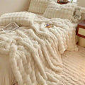 LuxeFluffy – Stylish Faux Fur Winter Blanket for Comfort