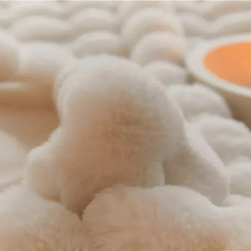 LuxeFluffy – Stylish Faux Fur Winter Blanket for Comfort