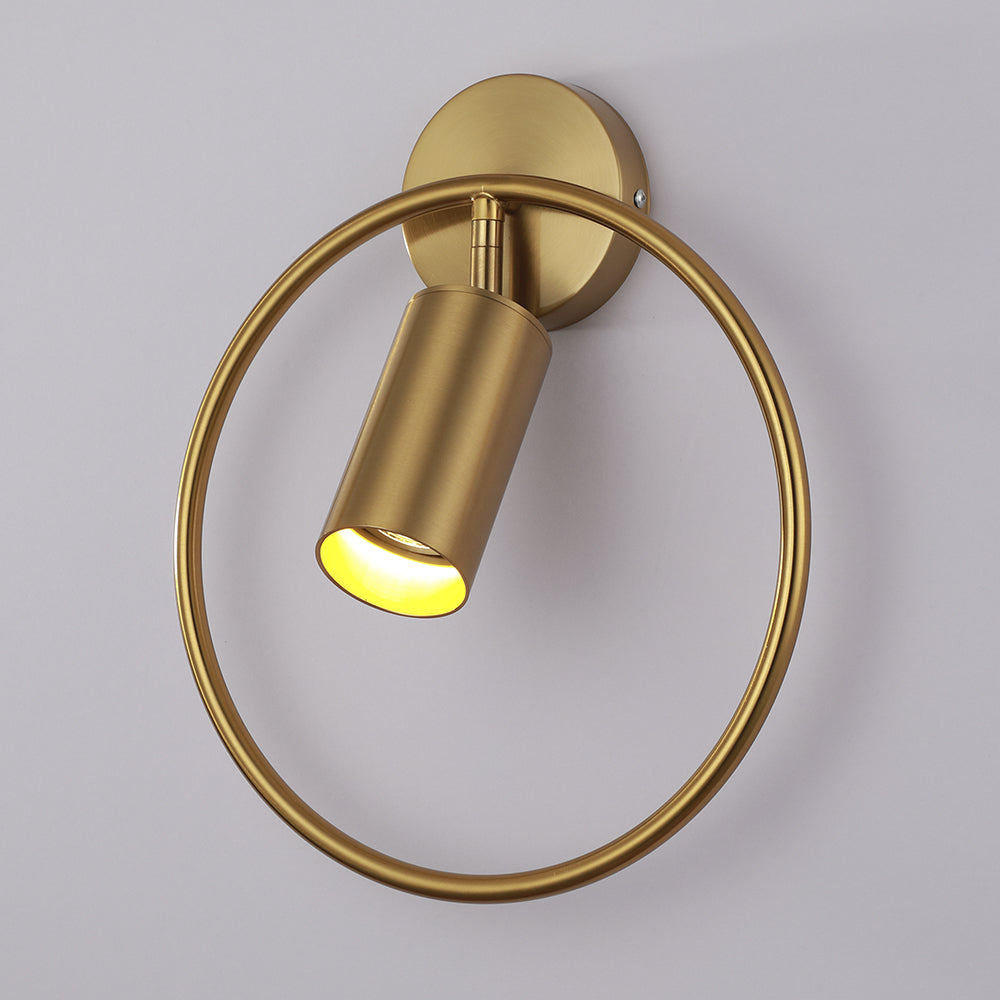 FlammeLuxe – Elegant Gold Wall Lamp for Mood Lighting
