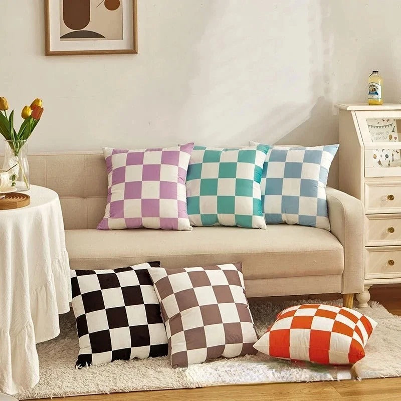 Stylish Plaid Cushion – Trendy Must-Have for a Luxurious Interior