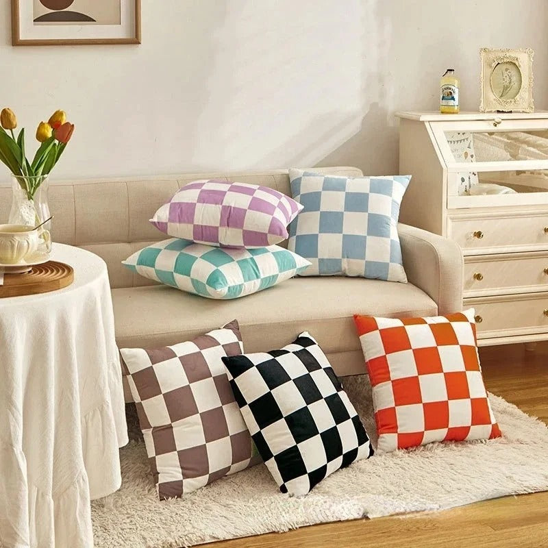 Stylish Plaid Cushion – Trendy Must-Have for a Luxurious Interior