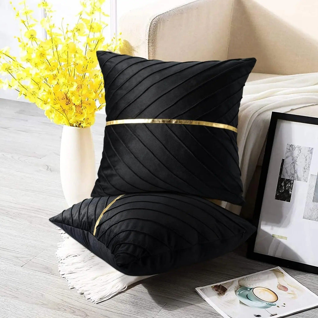 Noir Élégance Cushion Cover - Luxurious Velvet Cushion Cover with Gold Sequins - Refine Your Interior