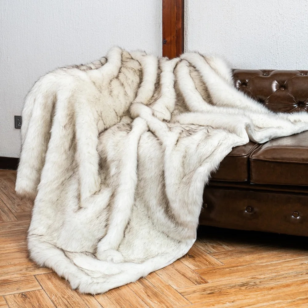 FauxFur Bliss – Luxurious Synthetic Fur Blanket for Extra Comfort