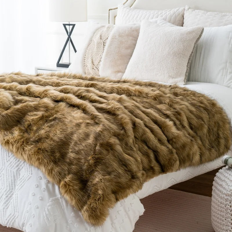 FauxFur Bliss – Luxurious Synthetic Fur Blanket for Extra Comfort
