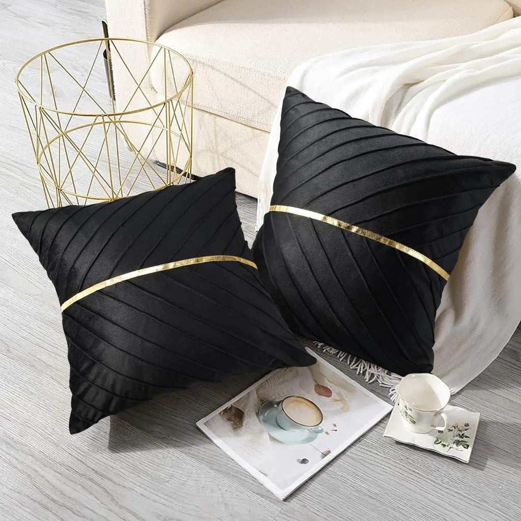 Noir Élégance Cushion Cover - Luxurious Velvet Cushion Cover with Gold Sequins - Refine Your Interior