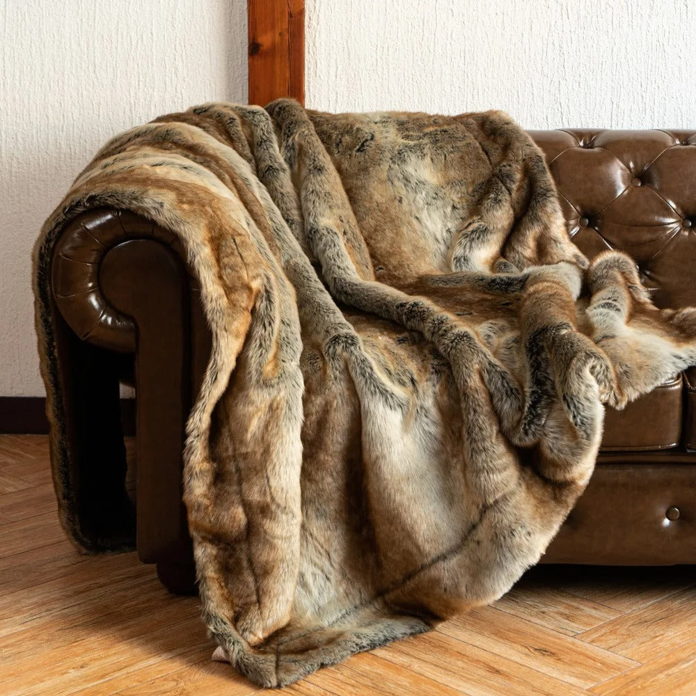 FauxFur Bliss – Luxury Synthetic Fur Blanket for Extra Comfort