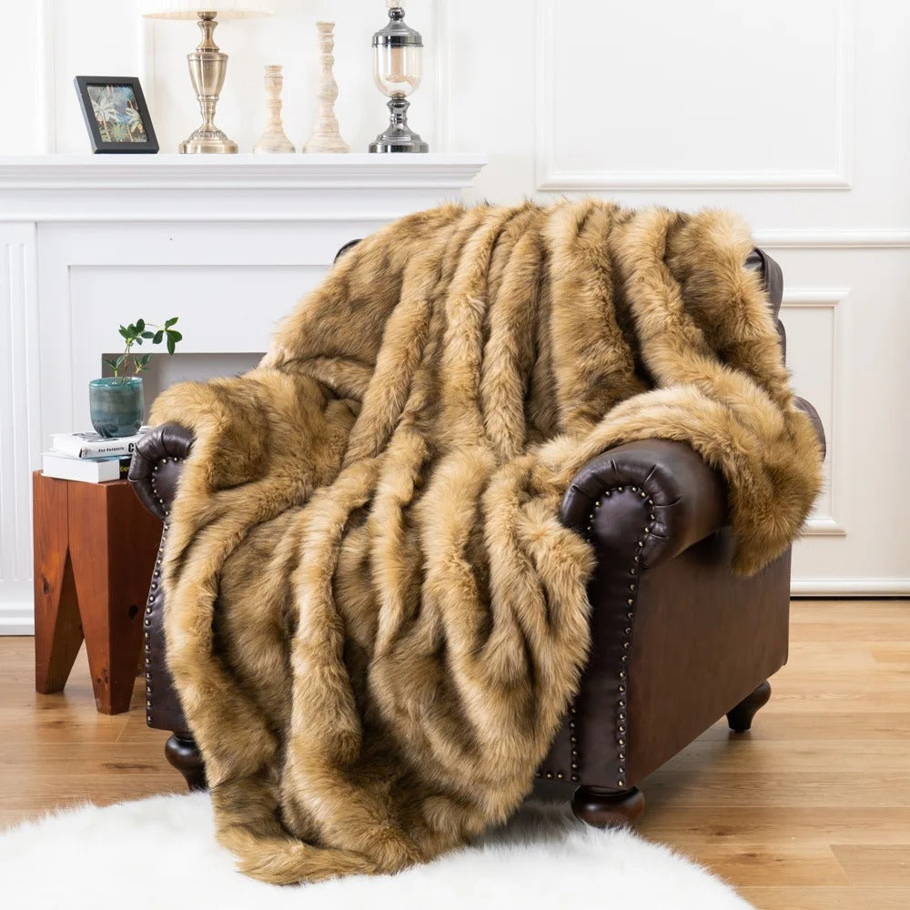 FauxFur Bliss – Luxury Synthetic Fur Blanket for Extra Comfort