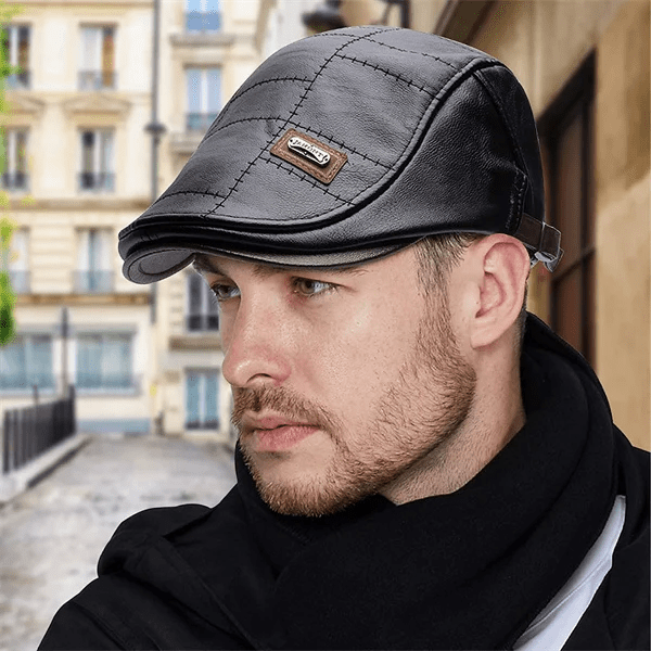 LuxeStyle Beret – Timeless Leather Elegance