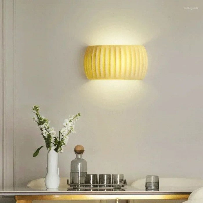 Luxurious Art Deco Resin Wall Lamp - Illuminate Your Interior