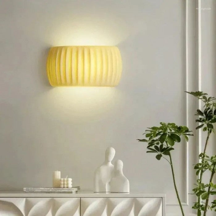 Luxurious Art Deco Resin Wall Lamp - Illuminate Your Interior