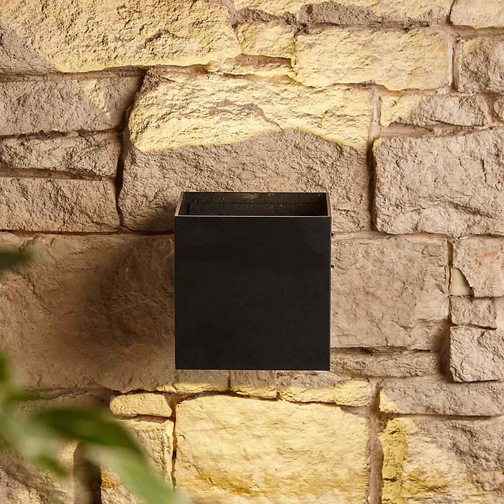 AceGlow Outdoor Lamp - Dusk-to-Dawn Sensor G9 IP65 Warm White