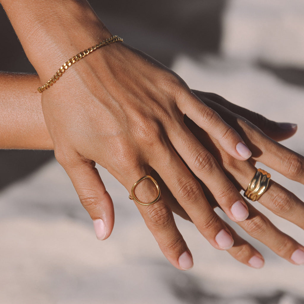 Noa Oval Ring - Elevate Your Style
