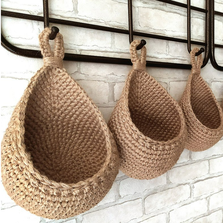 Stylish EcoWeave Hanging Basket - for Sustainable Storage of Fruits and Vegetables