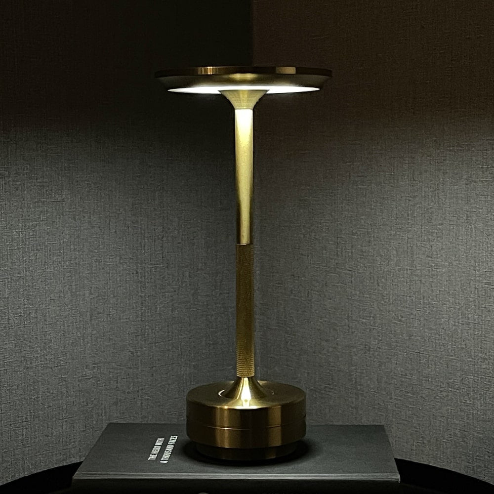 Lumiglow - Elegant Wireless Designer Lamp for Atmospheric Lighting