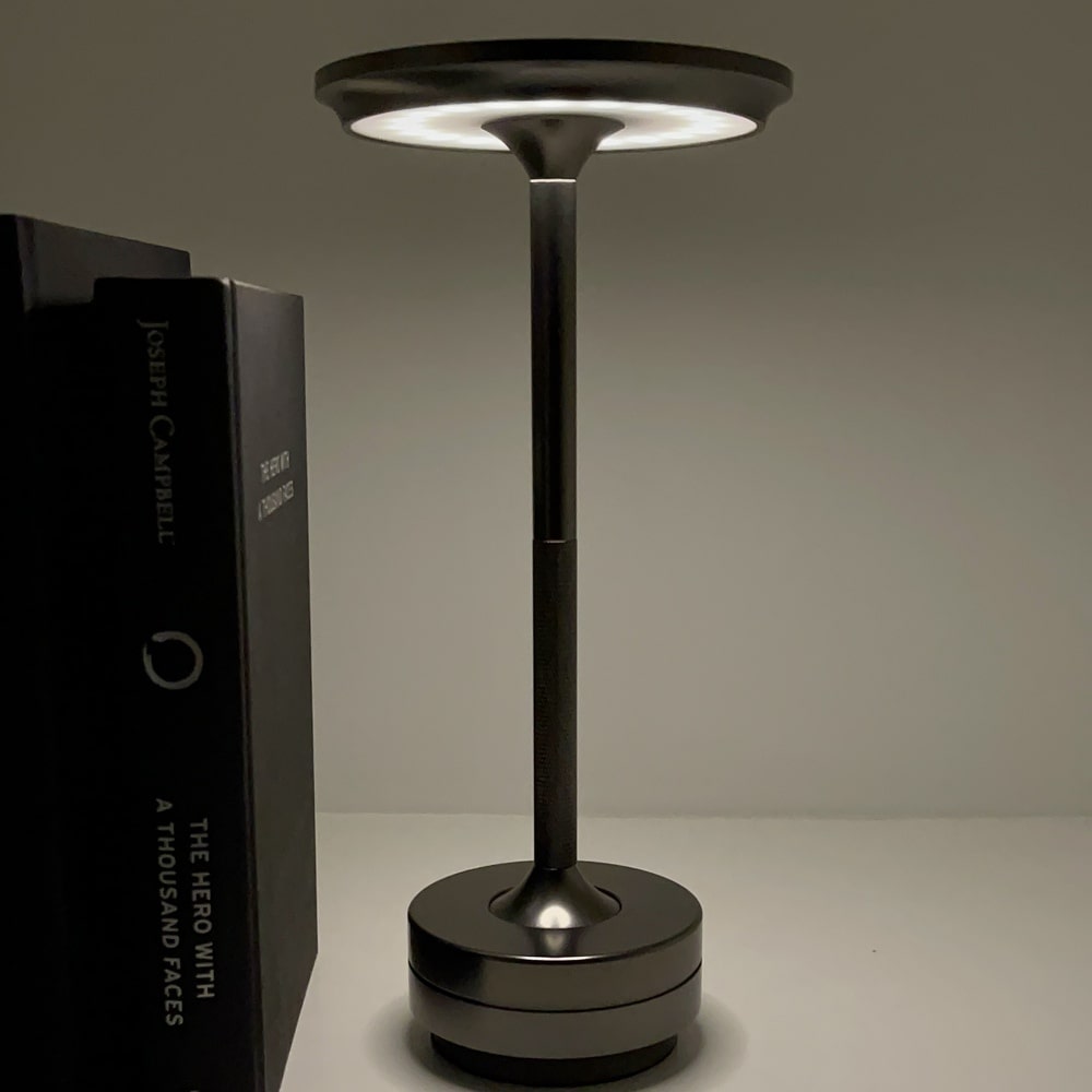 Lumiglow - Elegant Wireless Designer Lamp for Atmospheric Lighting