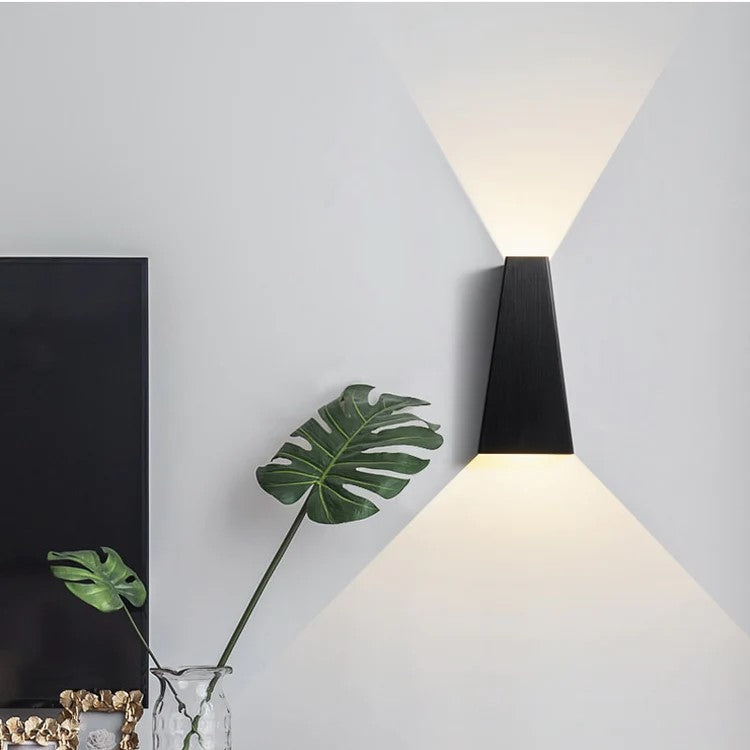Luxury LED Wall Lamp LumiFort – Transform Your Interior With Style!