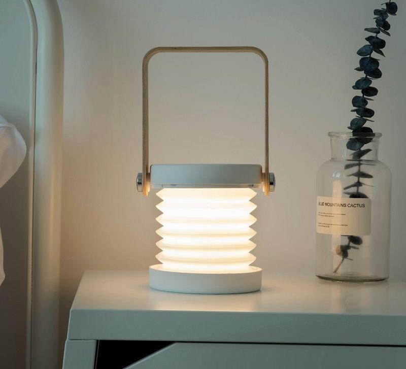 CompactGlow Lantern – Portable and Foldable Lighting