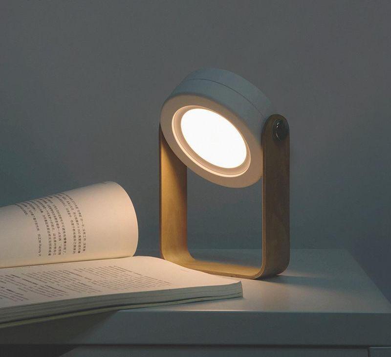CompactGlow Lantern – Portable and Foldable Lighting
