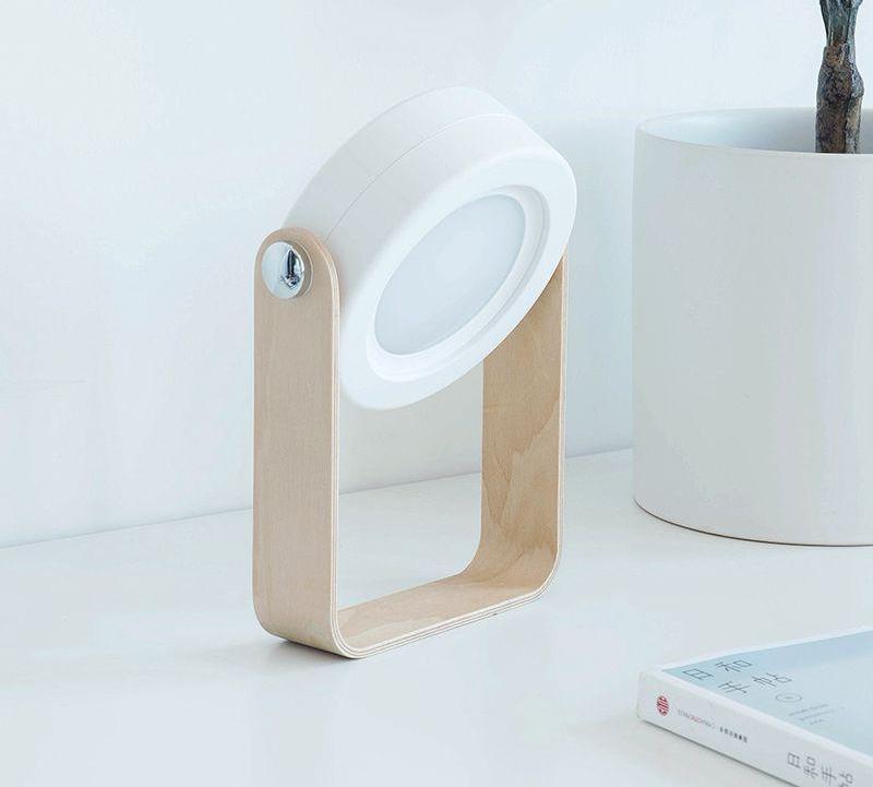 CompactGlow Lantern – Portable and Foldable Lighting