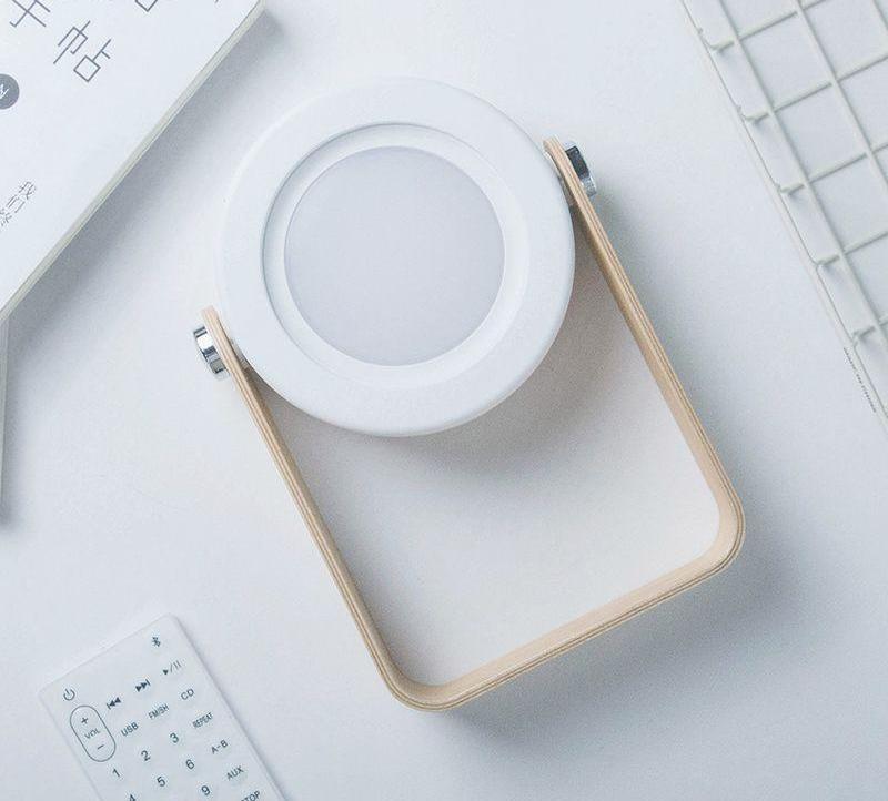 CompactGlow Lantern – Portable and Foldable Lighting
