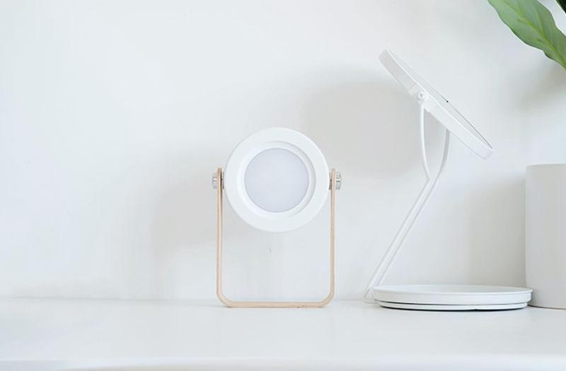 CompactGlow Lantern – Portable and Foldable Lighting