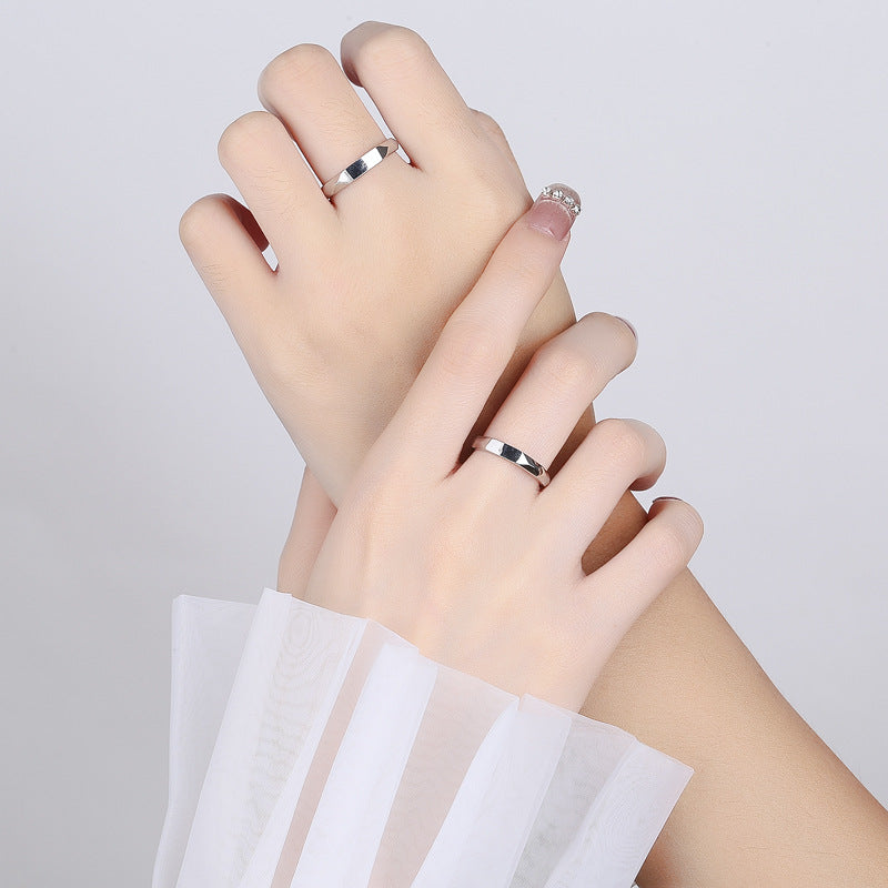 RadiantLove Ring – Enchanting Reflective Jewelry