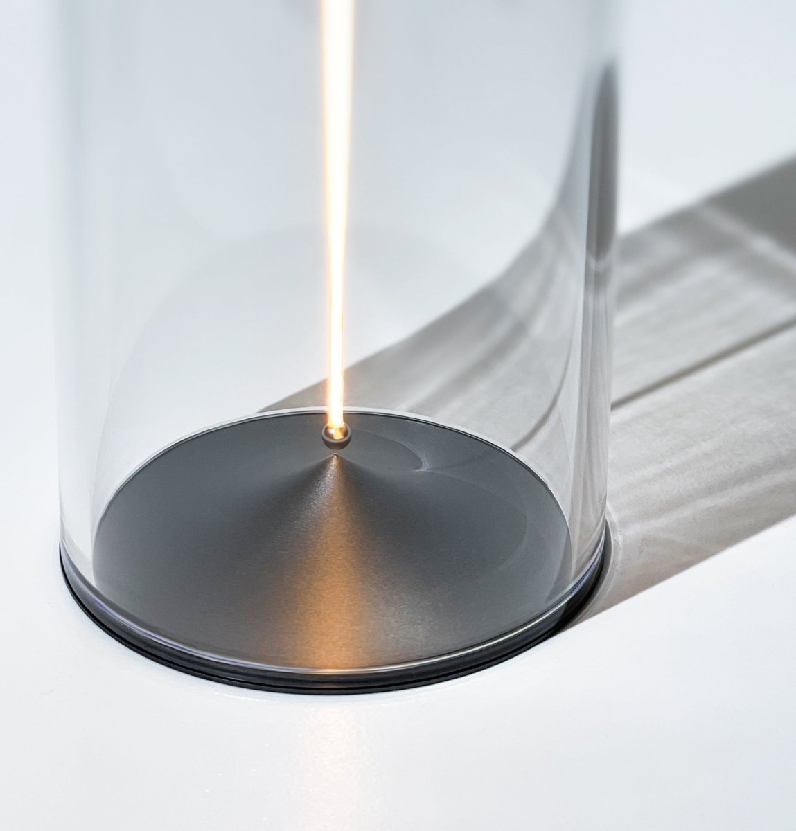 Shine - Elegant Cordless Table Lamp with Dimmable Lighting